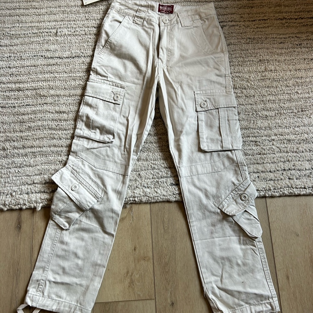 NWT Cream Cargo Pants. Size 28